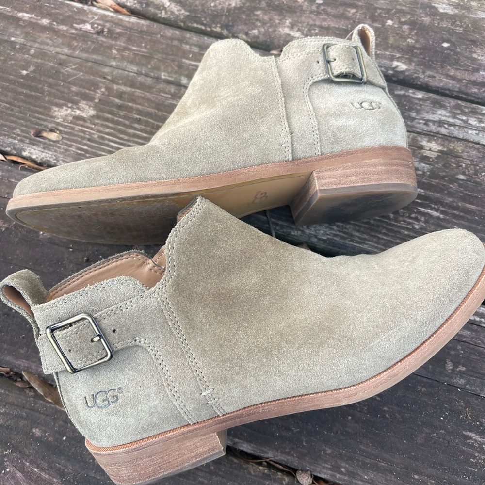 UGG Women's Light Tan Suede Ankle Booties